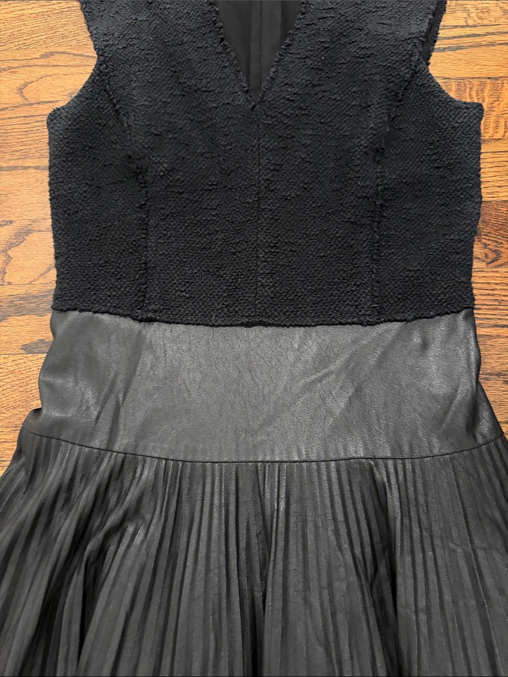 Rebecca Taylor Black V‑Neck Pleated Midi Dress - Picture 4 of 9
